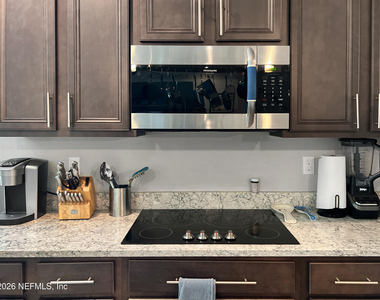 463 Northside Drive - Photo Thumbnail 8