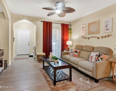 10075 Gate Parkway - Photo Thumbnail 2