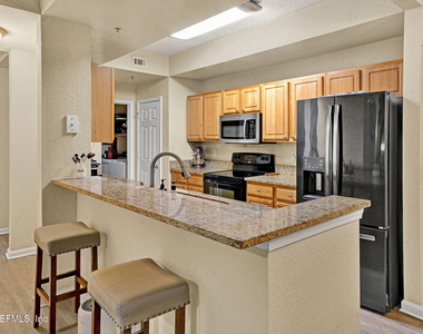 10075 Gate Parkway - Photo Thumbnail 7