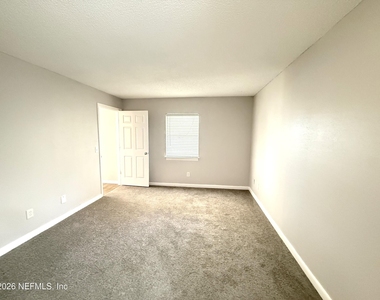 100 Fairway Park Boulevard - Photo Thumbnail 2
