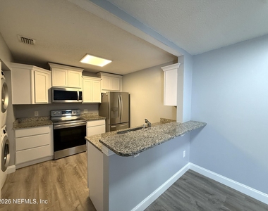 1033 Sea Hawk Drive - Photo Thumbnail 2