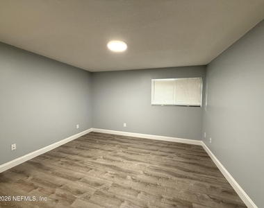 1033 Sea Hawk Drive - Photo Thumbnail 7