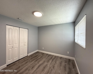 1033 Sea Hawk Drive - Photo Thumbnail 13