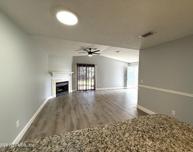 1033 Sea Hawk Drive - Photo Thumbnail 5