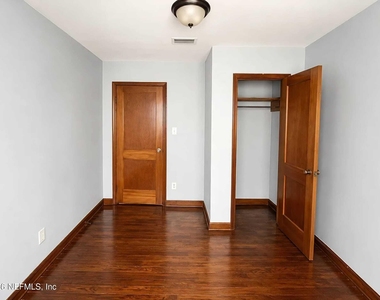 2979 W 16th Street - Photo Thumbnail 3