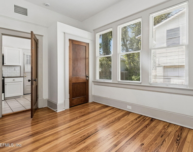 2747 Forbes Street - Photo Thumbnail 28
