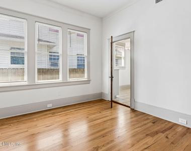 2747 Forbes Street - Photo Thumbnail 14