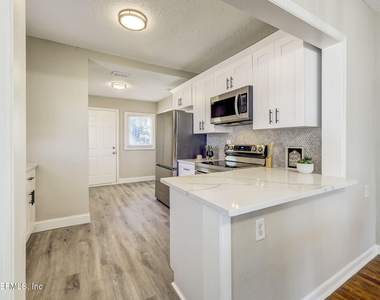 4633 Kingsbury Street - Photo Thumbnail 14
