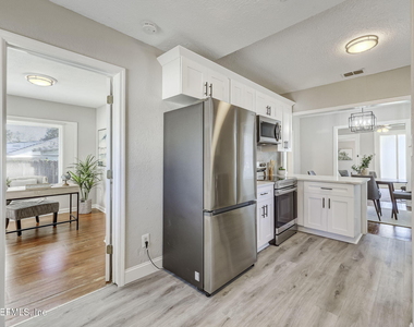 4633 Kingsbury Street - Photo Thumbnail 18