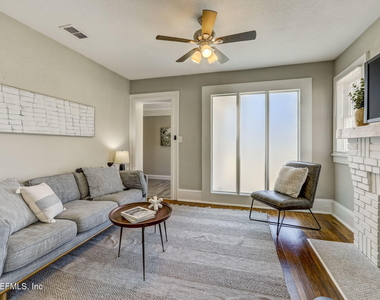 4633 Kingsbury Street - Photo Thumbnail 9
