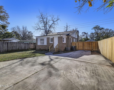 4633 Kingsbury Street - Photo Thumbnail 31