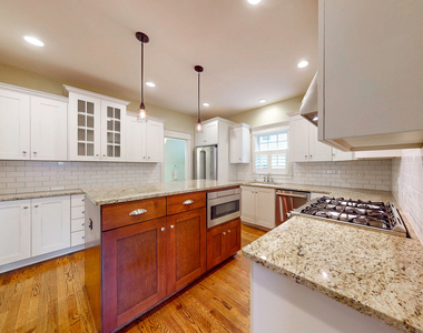 523 Prairie Street - Photo Thumbnail 3