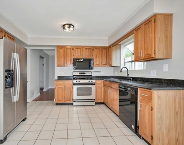 8348 Adbeth Avenue - Photo Thumbnail 16