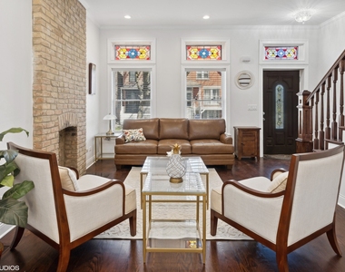 2347 W Altgeld Street - Photo Thumbnail 4