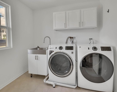 1078 Bogart Street - Photo Thumbnail 23