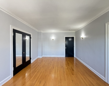 917 W Eastwood Avenue - Photo Thumbnail 8