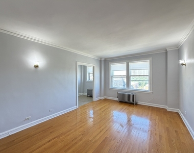 917 W Eastwood Avenue - Photo Thumbnail 10