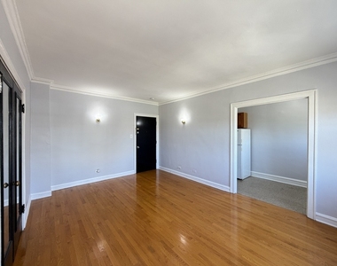 917 W Eastwood Avenue - Photo Thumbnail 9