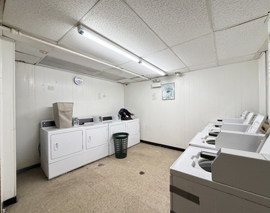 917 W Eastwood Avenue - Photo Thumbnail 19