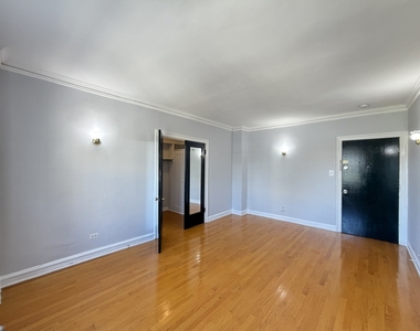 917 W Eastwood Avenue - Photo Thumbnail 7