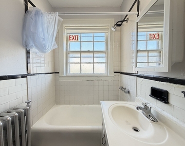 917 W Eastwood Avenue - Photo Thumbnail 17