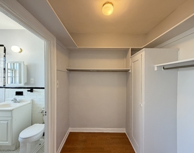 917 W Eastwood Avenue - Photo Thumbnail 15