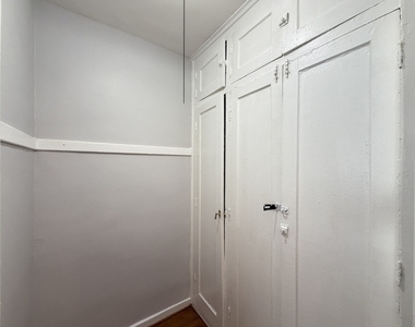 917 W Eastwood Avenue - Photo Thumbnail 15