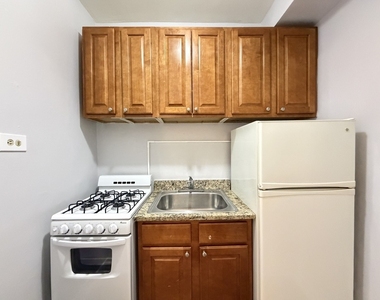 917 W Eastwood Avenue - Photo Thumbnail 2