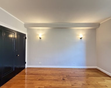 917 W Eastwood Avenue - Photo Thumbnail 8