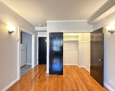 917 W Eastwood Avenue - Photo Thumbnail 14