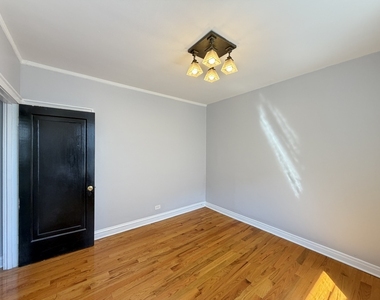 917 W Eastwood Avenue - Photo Thumbnail 14