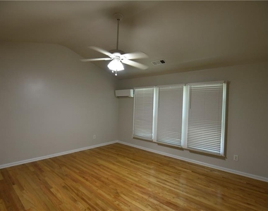 2115 Vistoria Drive - Photo Thumbnail 20