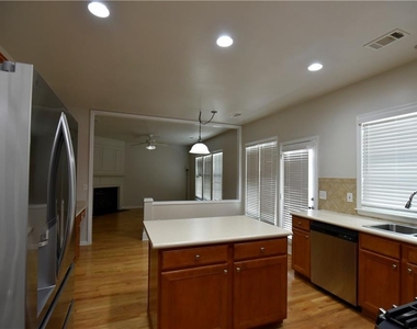 2115 Vistoria Drive - Photo Thumbnail 3
