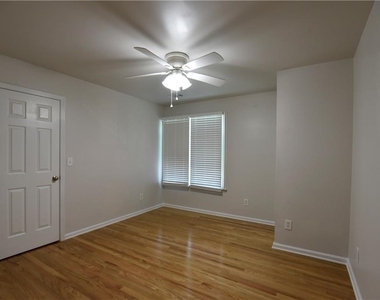 2115 Vistoria Drive - Photo Thumbnail 12