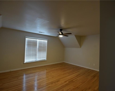 2115 Vistoria Drive - Photo Thumbnail 16