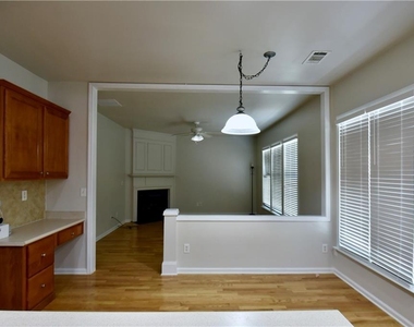 2115 Vistoria Drive - Photo Thumbnail 6