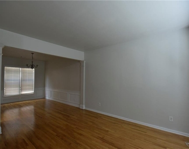 2115 Vistoria Drive - Photo Thumbnail 7