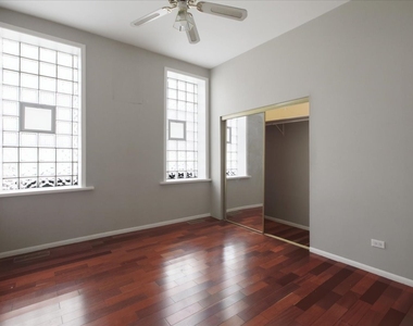 1611 N Wood Street - Photo Thumbnail 3