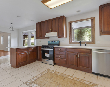 616 Blue Spruce Lane - Photo Thumbnail 7