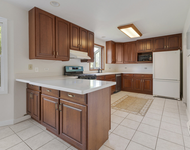 616 Blue Spruce Lane - Photo Thumbnail 8