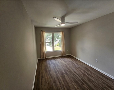 79 Hammock Place Se - Photo Thumbnail 12