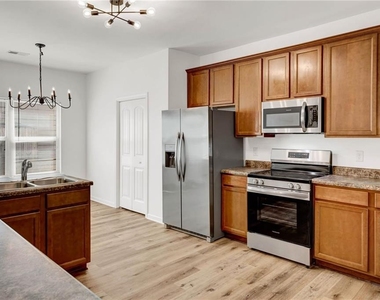 315 Alcovy Way - Photo Thumbnail 5
