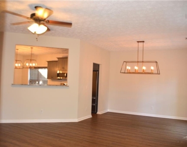2021 Crestview Way - Photo Thumbnail 9