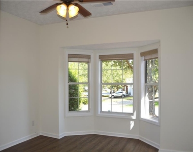 2021 Crestview Way - Photo Thumbnail 12
