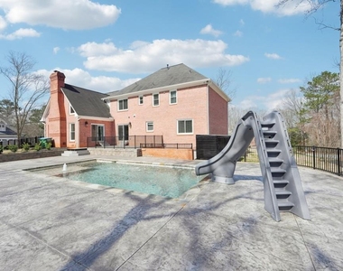 1600 Spring Arbor Court Sw - Photo Thumbnail 2