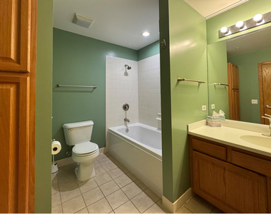 40 E Northwest Highway - Photo Thumbnail 16