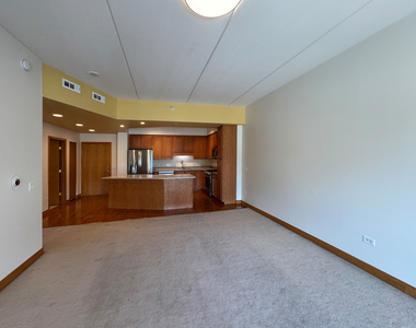 40 E Northwest Highway - Photo Thumbnail 12