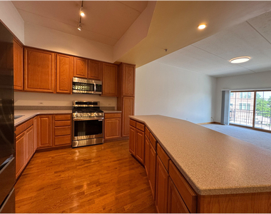 40 E Northwest Highway - Photo Thumbnail 6