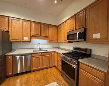 40 E Northwest Highway - Photo Thumbnail 15