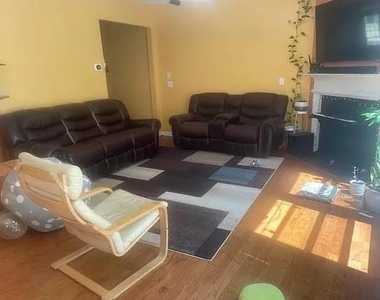 1575 Faircrest Lane - Photo Thumbnail 4